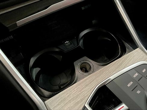 Used 2025 BMW 330i Sedan w/ Premium Package image 37