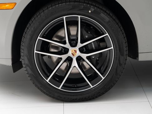 New 2026 Porsche Macan image 12