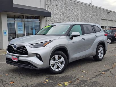Used 2021 Toyota Highlander LE