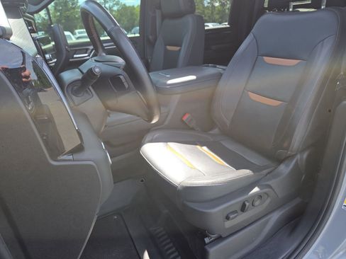 Used 2024 GMC Sierra 2500 AT4 w/ AT4 Premium Plus Package AWD/4WD image 30