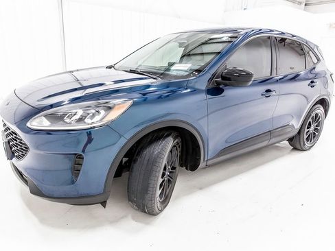 Used 2020 Ford Escape SE Sport image 2