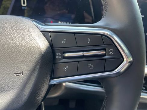 Used 2025 Chevrolet Equinox LT AWD/4WD image 29