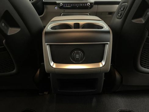 Used 2025 Kia Carnival EX FWD image 28