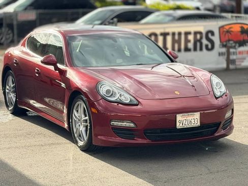 Used 2011 Porsche Panamera image 2