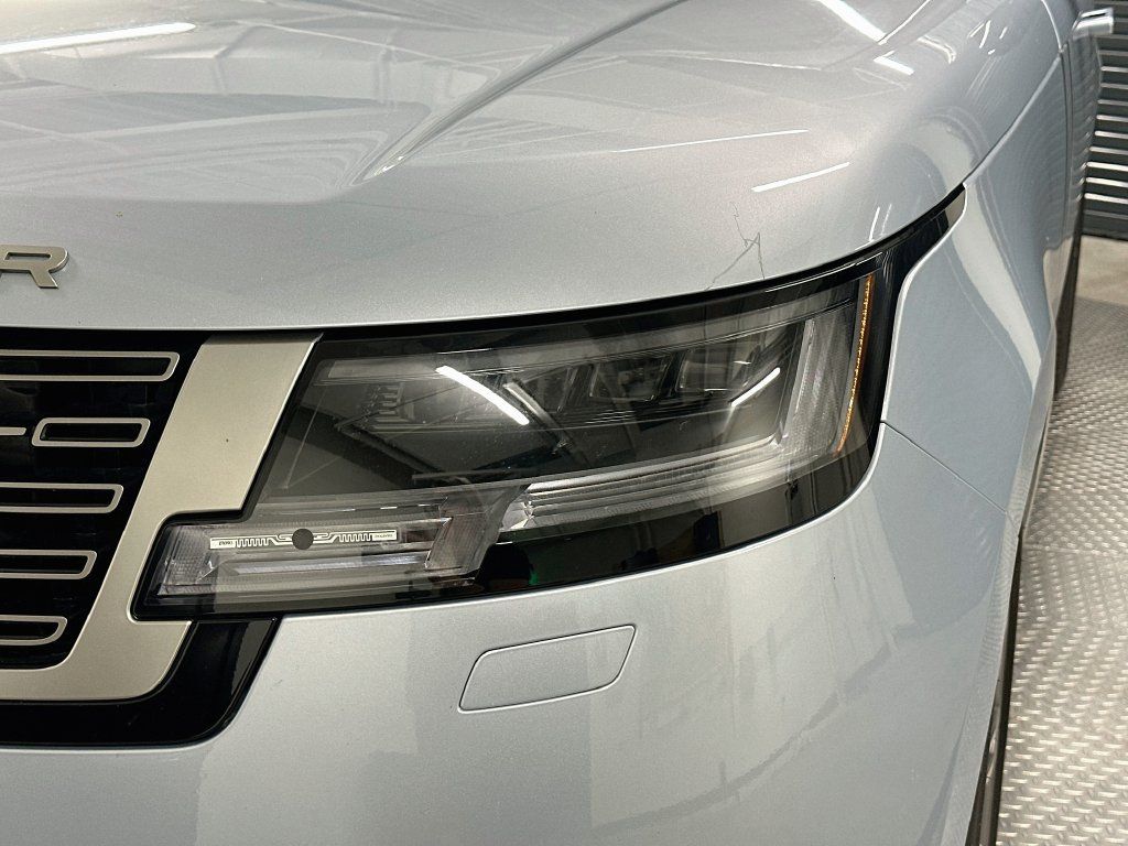 Used 2023 Land Rover Range Rover Autobiography AWD/4WD image 32