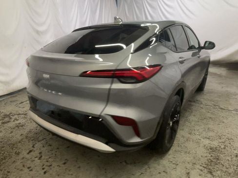 Used 2025 Buick Envista Sport Touring w/ Experience Buick Package image 8