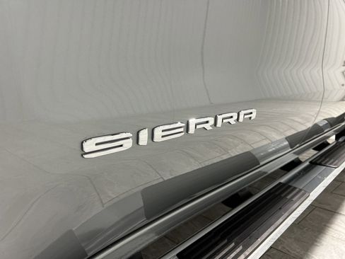 New 2026 GMC Sierra 1500 SLT image 32