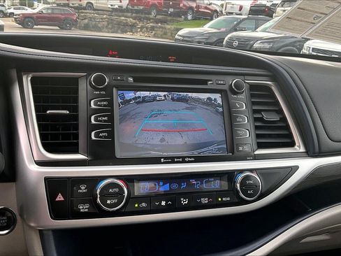 Used 2017 Toyota Highlander XLE AWD/4WD image 20