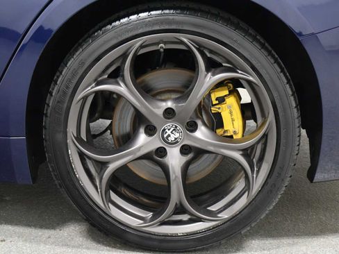 Used 2020 Alfa Romeo Giulia Ti Sport w/ Quick Order Package 22U Sport RWD image 35