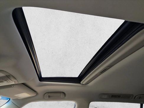 Used 2017 INFINITI QX80 4WD w/ Driver Assistance Package image 18