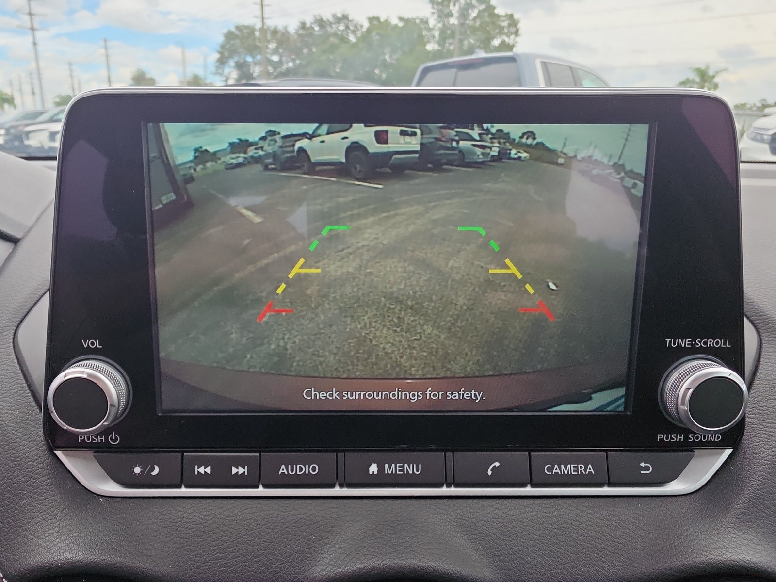 Used 2024 Nissan Sentra SV FWD image 18