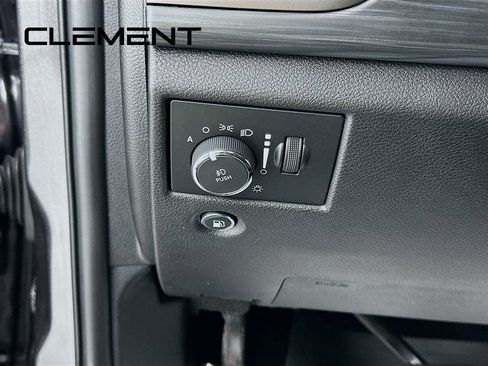 Used 2020 Jeep Grand Cherokee Altitude AWD/4WD image 14