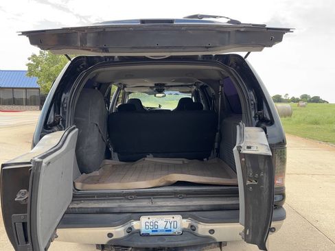 Used 2003 Ford Excursion XLT image 7
