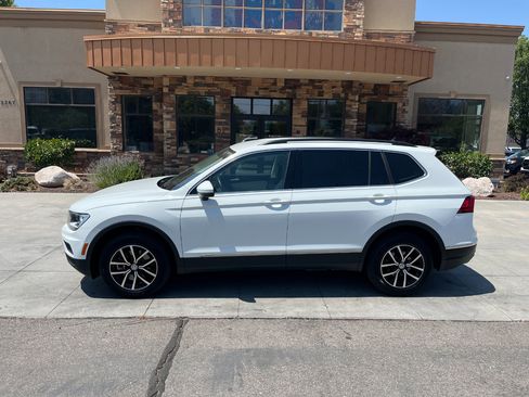 Used 2021 Volkswagen Tiguan S image 2