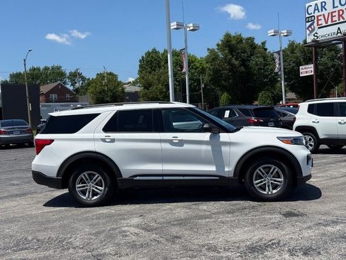 Used 2023 Ford Explorer XLT AWD/4WD image 5