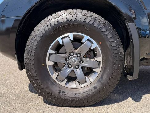 Used 2014 Nissan Frontier PRO-4X w/ Pro-4x Graphics Package AWD/4WD image 9
