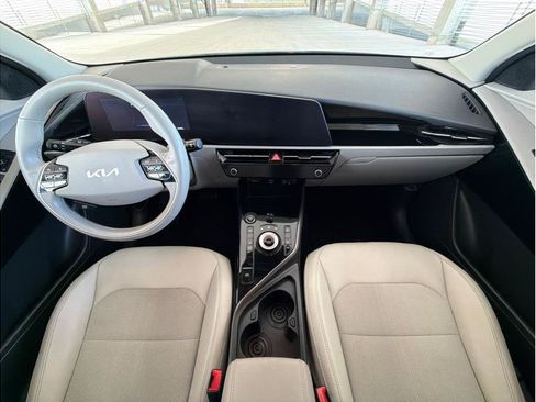 Used 2023 Kia Niro Wind w/ Wind Preserve Package FWD image 16