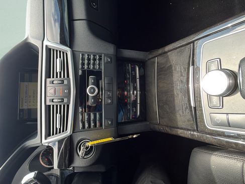 Used 2010 Mercedes-Benz E 350 Sedan image 24