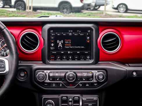 Used 2023 Jeep Wrangler Unlimited Rubicon AWD/4WD image 30