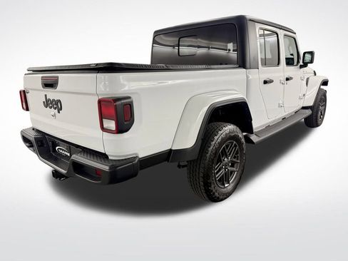 Used 2024 Jeep Gladiator Sport image 8