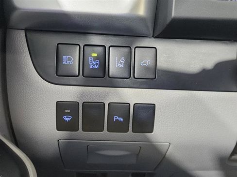 Used 2015 Toyota Highlander Limited w/ Driver Technology Package image 11