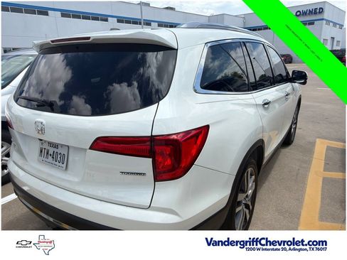 Used 2017 Honda Pilot Touring image 8