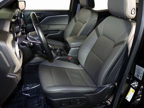 Used 2024 Chevrolet Colorado ZR2 w/ ZR2 Convenience Package III image 4