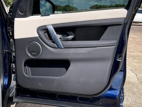 Used 2021 Land Rover Discovery Sport S image 27
