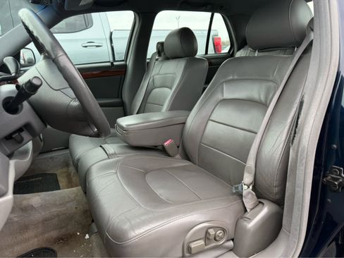 Used 2004 Cadillac De Ville w/ Equipment Group image 4