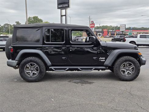 Used 2018 Jeep Wrangler Unlimited Sport S image 2