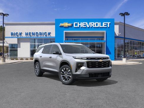 New 2026 Chevrolet Traverse LT image 2