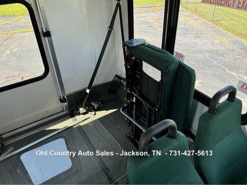 Used 2012 Ford F550 2WD Regular Cab Super Duty w/ Payload Upgrade Pkg image 40