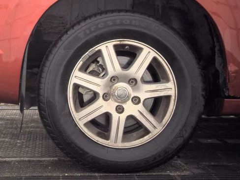 Used 2008 Chrysler Town & Country Touring w/ Entertainment Group #2 image 9