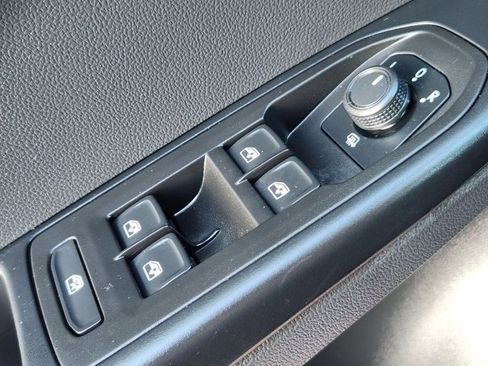 Used 2022 Volkswagen Taos SE image 22