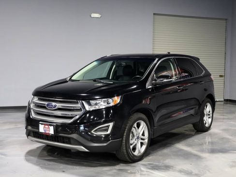 Used 2018 Ford Edge Titanium w/ Technology Package FWD image 3