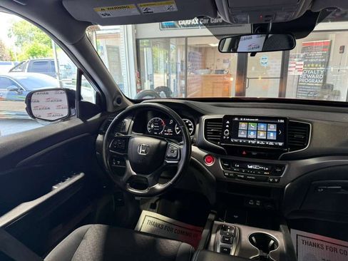 Used 2025 Honda Ridgeline Sport image 26