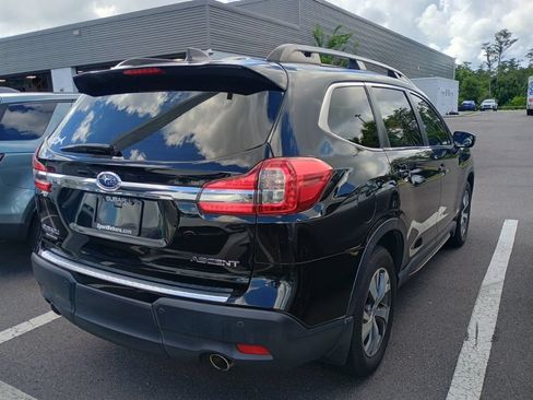 Used 2022 Subaru Ascent Premium w/ Convenience Package AWD/4WD image 3