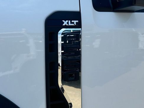 New 2024 Ford F550 4x4 Regular Cab Super Duty w/ XLT Value Package image 7