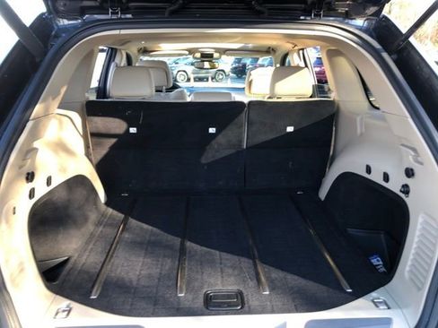 Used 2017 Jeep Grand Cherokee Limited image 24