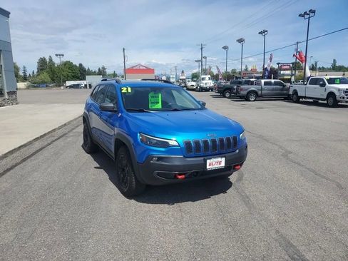 Used 2021 Jeep Cherokee Trailhawk AWD/4WD image 4