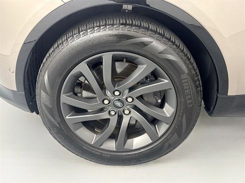 Used 2023 Land Rover Discovery S R-Dynamic image 31