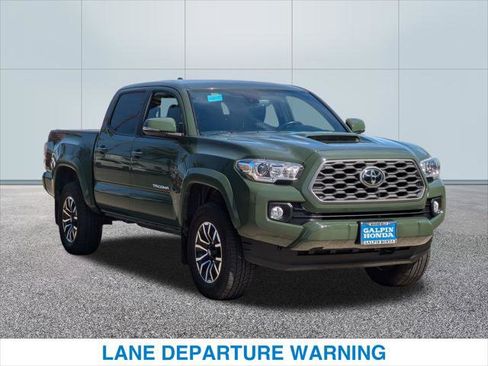 Used 2022 Toyota Tacoma TRD Sport w/ Technology Package image 4