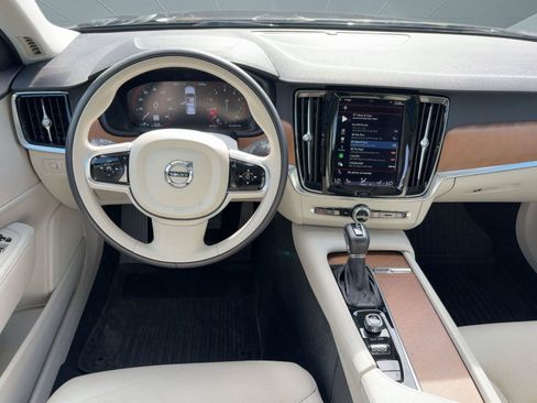Used 2021 Volvo S90 T6 Momentum image 28