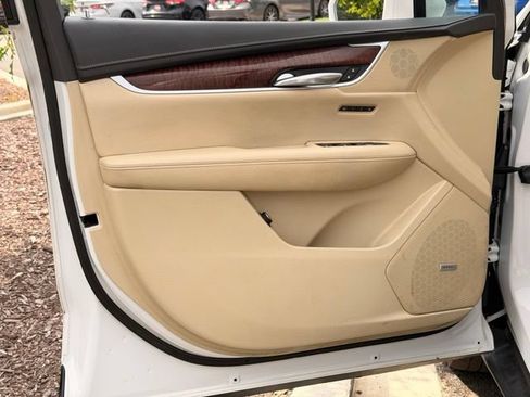 Used 2018 Cadillac XT5 Luxury w/ Driver Awareness Package FWD image 26