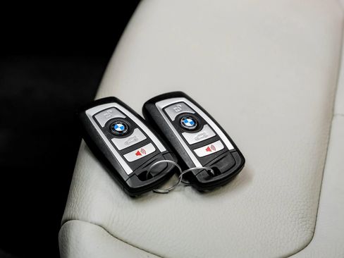 Used 2017 BMW 330i Sedan image 60