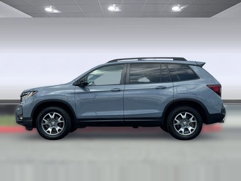 Used 2023 Honda Passport TrailSport image 2