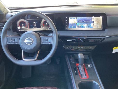 Certified 2025 Nissan Kicks SR w/ SR Premium Package AWD/4WD image 18