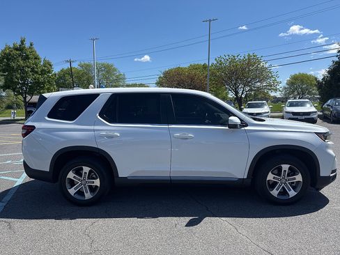 Used 2023 Honda Pilot EX-L image 4