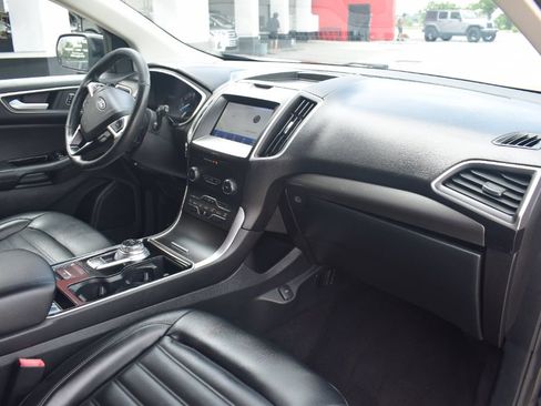 Used 2020 Ford Edge SEL AWD/4WD image 16