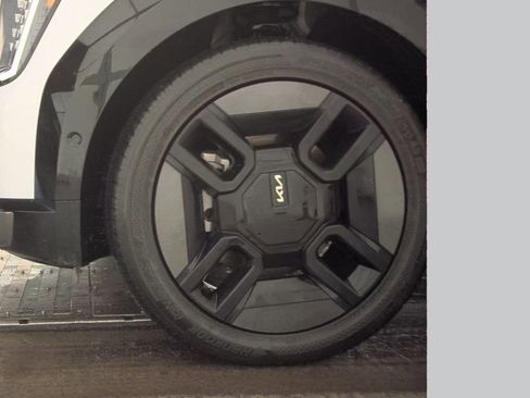 Used 2025 Kia EV9 GT-Line image 9